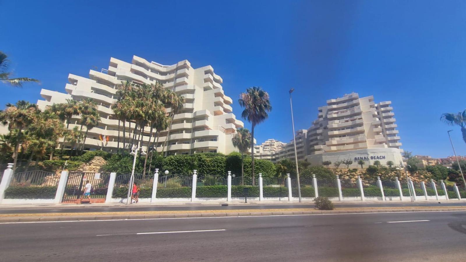Apartamentos Magic Benalbeach By Benalnova 贝纳尔马德纳 外观 照片